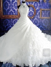 Новое эффектное свадебное платье